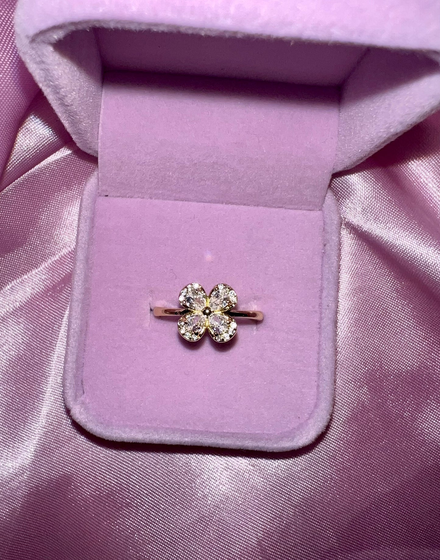 Clover Ring