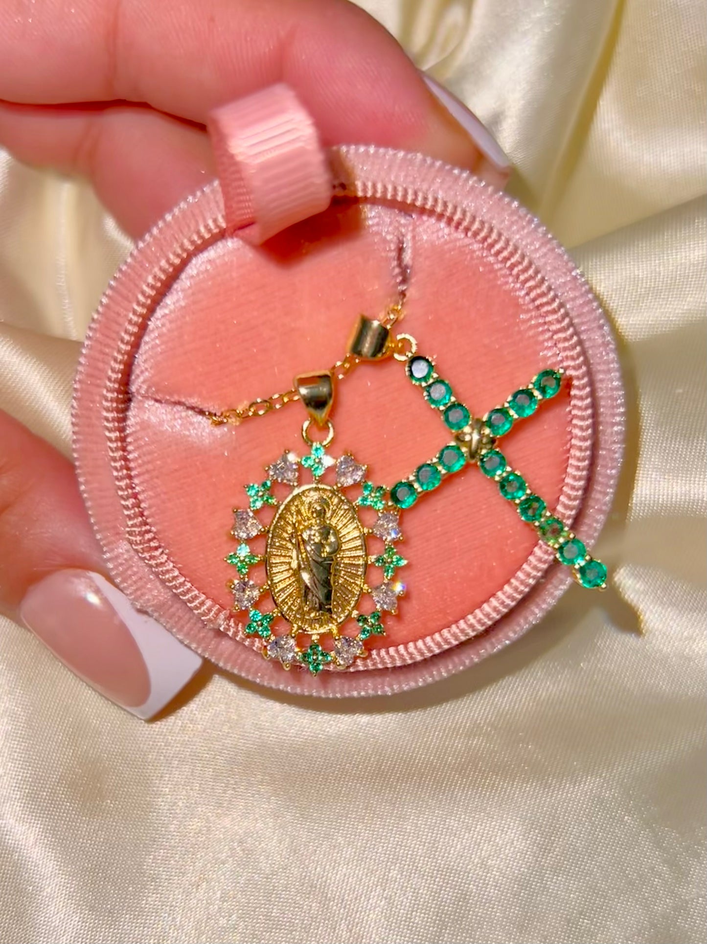 Juditas Necklace Set