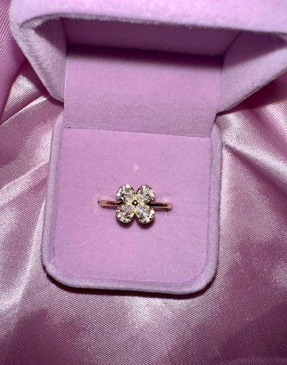 Clover Ring