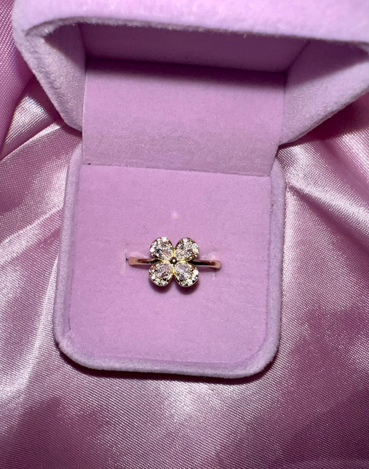 Clover Ring
