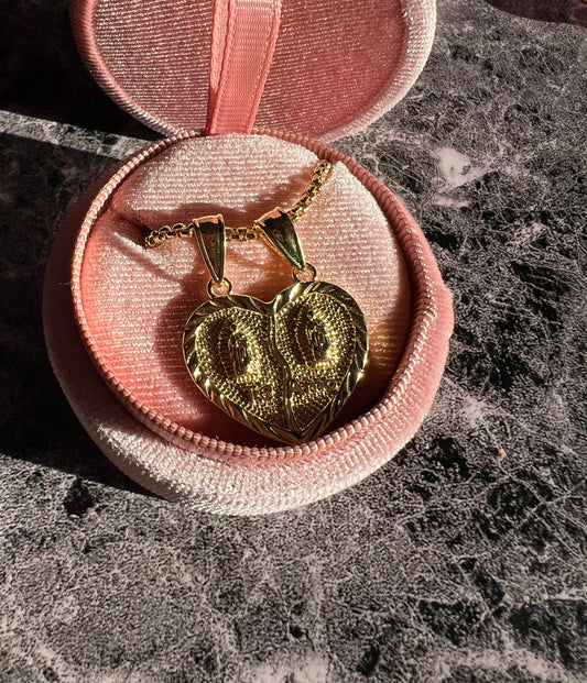 Te amo Necklace