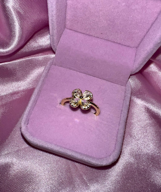 Clover Ring